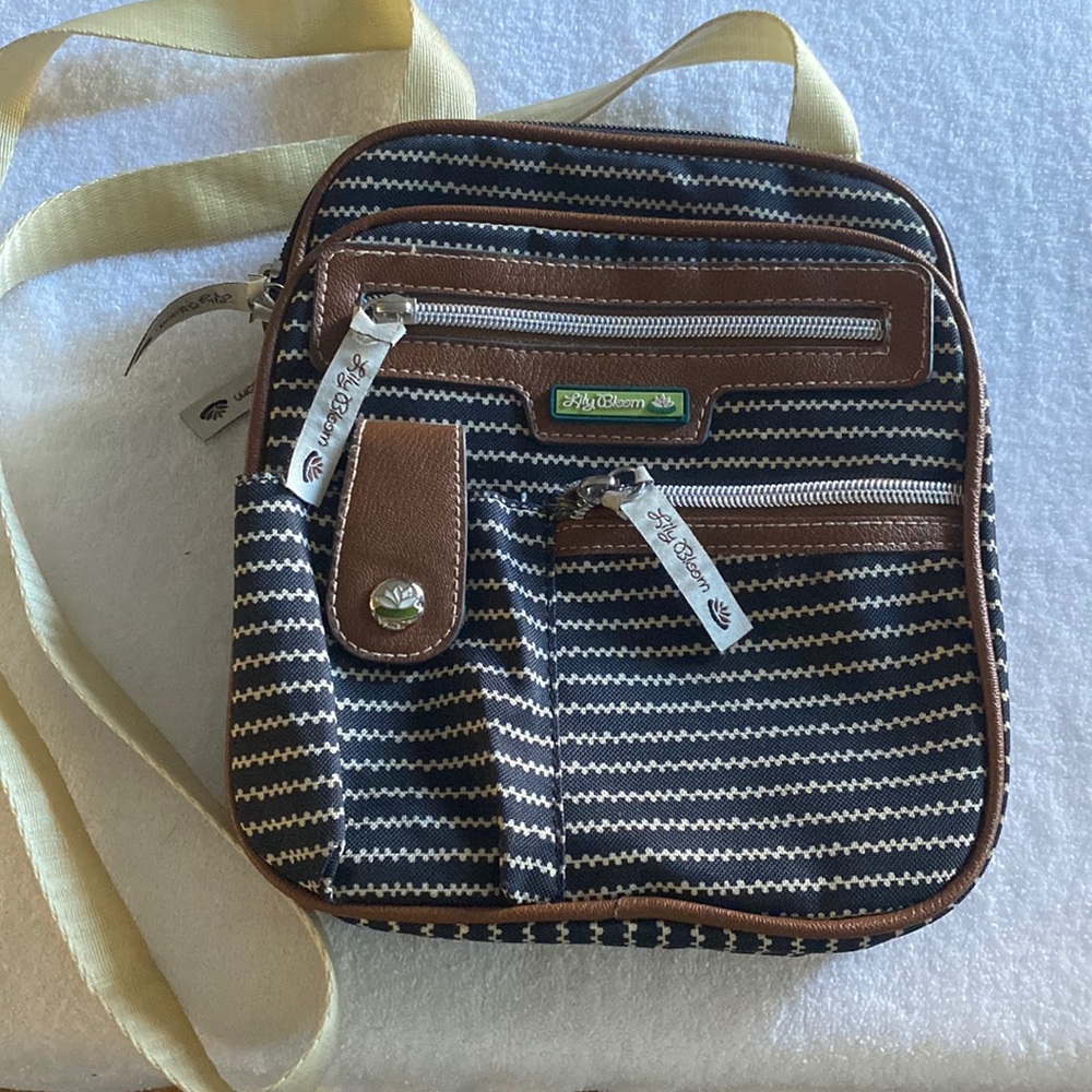 LILY BLOOM SMALL LIGHTWEIGHT CROSSBODY BAG